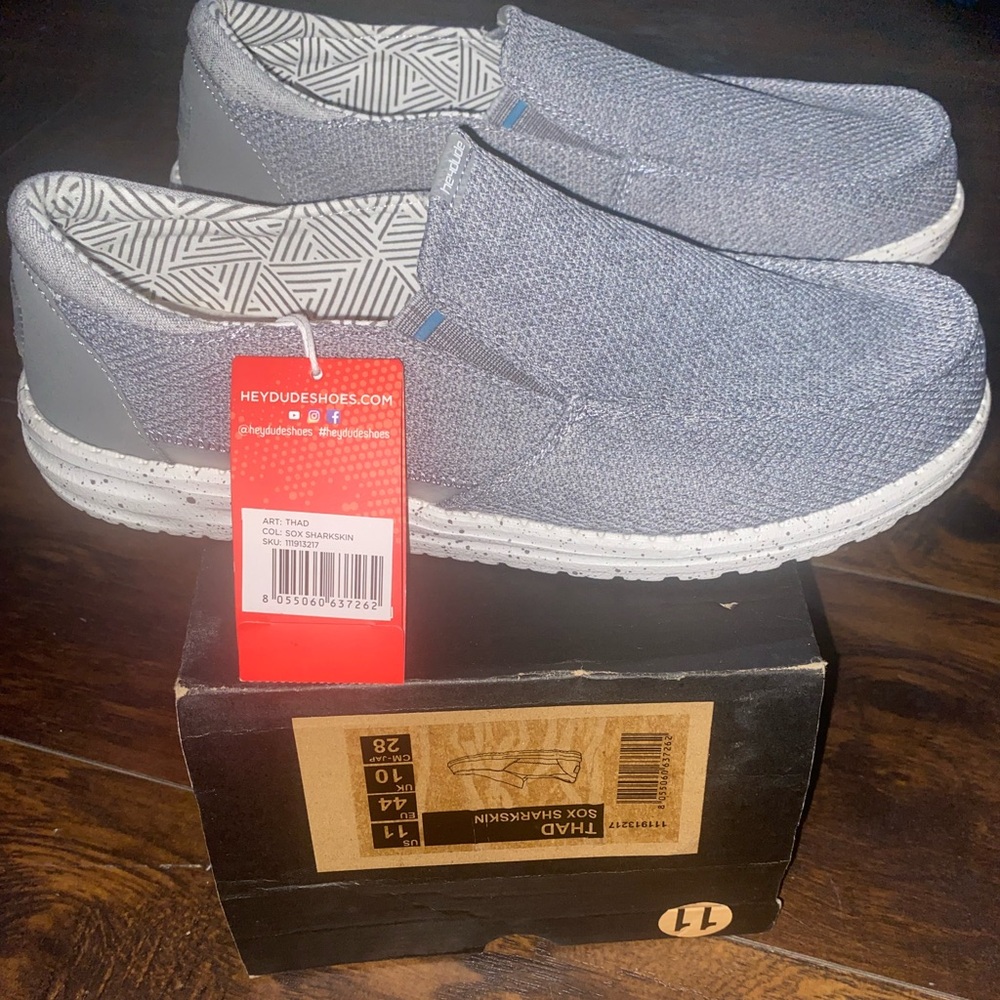 NWT Hey Dude Mens Size 11. THAD SOX SHARKSKIN Gray White Loafer Slip On Shoes